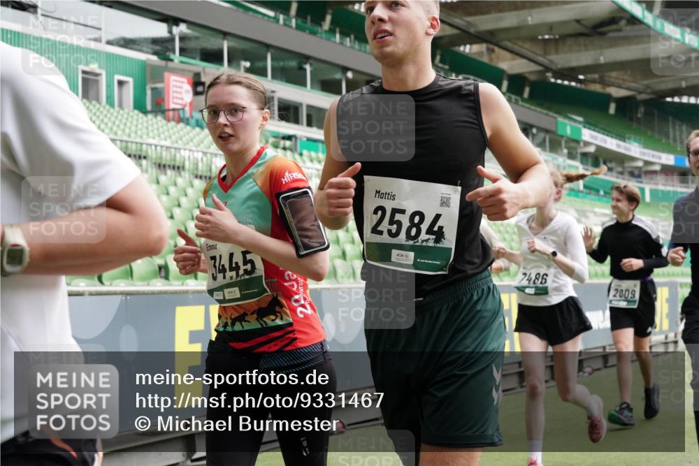 05.10.2025 - 20. swb-Marathon Bremen Michael Burmester http://msf.ph/oto/9331467 05.10.2025 13:04:58 Laufen im Stadion 100, 190, 199, 406, 421, 470, 490, 607, 678, 712, 858, 924, 1012, 1061, 1080, 1132, 1404, 1455, 1478, 1480, 1545, 1746, 1765, 1834, 1840, 1867, 1990, 1997, 2009, 2086, 2190, 2333, 2399, 2536, 2584, 2604, 2617, 2664, 2802, 2901, 2935, 2989, 3008, 3049, 3216, 3346, 3378, 3380, 3413, 3433, 3445, 3483, 3561, 3658, 3799, 3901, 4001, 4055, 4187, 4207, 4241, 4243, 4244, 4376, 4501, 4627, 4634, 4671, 4757, 4803, 4838, 4855, 4858, 4928, 5082, 5247, 5286, 5295, 5446, 5464, 5614, 5904 meine-sportfotos.de