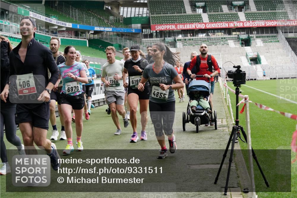 05.10.2025 - 20. swb-Marathon Bremen Michael Burmester http://msf.ph/oto/9331511 05.10.2025 13:05:05 Laufen im Stadion 190, 199, 406, 421, 490, 607, 678, 712, 858, 924, 1012, 1061, 1132, 1228, 1404, 1455, 1480, 1545, 1746, 1765, 1834, 1840, 1867, 1990, 2009, 2058, 2086, 2190, 2399, 2536, 2584, 2604, 2664, 2785, 2802, 2901, 2935, 2989, 3008, 3025, 3049, 3216, 3378, 3380, 3413, 3433, 3445, 3483, 3561, 3658, 3799, 3901, 4001, 4055, 4187, 4207, 4241, 4244, 4326, 4332, 4376, 4501, 4627, 4634, 4665, 4671, 4838, 4855, 4858, 4892, 5082, 5247, 5286, 5295, 5382, 5446, 5464, 5614, 5904, 6283 meine-sportfotos.de