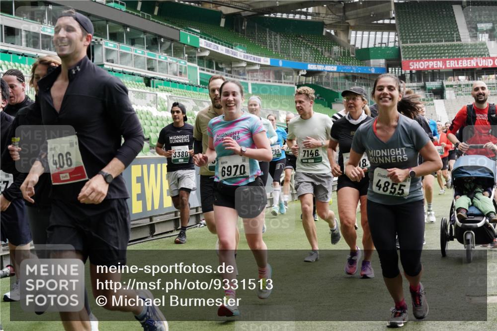 05.10.2025 - 20. swb-Marathon Bremen Michael Burmester http://msf.ph/oto/9331513 05.10.2025 13:05:06 Laufen im Stadion 190, 199, 406, 421, 490, 607, 678, 712, 858, 924, 1012, 1061, 1132, 1228, 1404, 1455, 1480, 1545, 1746, 1765, 1834, 1840, 1867, 1990, 2009, 2058, 2086, 2190, 2399, 2536, 2584, 2604, 2664, 2785, 2802, 2901, 2935, 2989, 3008, 3025, 3049, 3216, 3378, 3380, 3413, 3433, 3445, 3483, 3561, 3658, 3799, 3837, 3901, 4001, 4055, 4187, 4207, 4241, 4244, 4326, 4332, 4376, 4501, 4627, 4634, 4665, 4671, 4838, 4855, 4858, 4892, 4904, 5082, 5247, 5286, 5295, 5382, 5464, 5614, 5904, 6283 meine-sportfotos.de