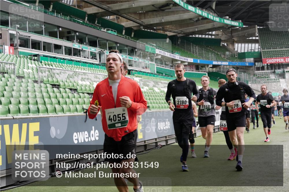 05.10.2025 - 20. swb-Marathon Bremen Michael Burmester http://msf.ph/oto/9331549 05.10.2025 13:05:13 Laufen im Stadion 190, 199, 406, 421, 490, 520, 611, 678, 712, 858, 924, 1061, 1132, 1147, 1228, 1404, 1455, 1480, 1545, 1702, 1746, 1765, 1834, 1840, 1867, 1990, 2009, 2058, 2190, 2399, 2536, 2584, 2604, 2664, 2785, 2802, 2901, 2935, 3008, 3025, 3049, 3216, 3378, 3380, 3413, 3433, 3445, 3450, 3479, 3483, 3561, 3658, 3799, 3809, 3837, 3901, 4001, 4055, 4187, 4207, 4241, 4326, 4332, 4376, 4627, 4634, 4665, 4671, 4676, 4838, 4855, 4858, 4892, 4904, 5247, 5286, 5295, 5382, 5614, 5904, 6283 meine-sportfotos.de