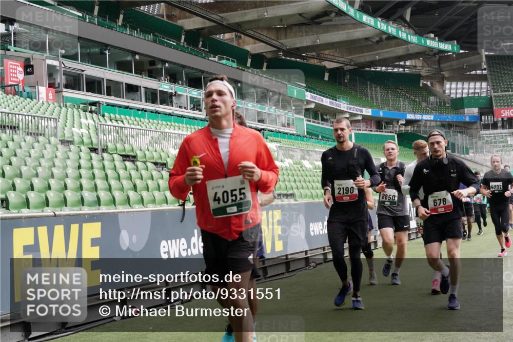 05.10.2025 - 20. swb-Marathon Bremen Michael Burmester http://msf.ph/oto/9331551 05.10.2025 13:05:13 Laufen im Stadion 190, 199, 406, 421, 490, 520, 611, 678, 712, 858, 924, 1061, 1132, 1147, 1228, 1404, 1455, 1480, 1545, 1702, 1746, 1765, 1834, 1840, 1867, 1990, 2009, 2058, 2190, 2399, 2536, 2584, 2604, 2664, 2785, 2802, 2901, 2935, 3008, 3025, 3049, 3216, 3378, 3380, 3413, 3433, 3445, 3450, 3479, 3483, 3561, 3658, 3799, 3809, 3837, 3901, 4001, 4055, 4187, 4207, 4241, 4326, 4332, 4376, 4627, 4634, 4665, 4671, 4676, 4838, 4855, 4858, 4892, 4904, 5247, 5286, 5295, 5382, 5614, 5904, 6283 meine-sportfotos.de