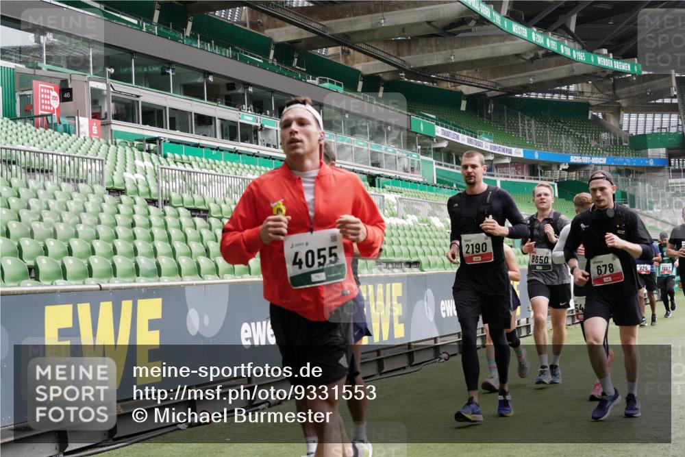 05.10.2025 - 20. swb-Marathon Bremen Michael Burmester http://msf.ph/oto/9331553 05.10.2025 13:05:13 Laufen im Stadion 190, 199, 406, 421, 490, 520, 611, 678, 712, 858, 924, 1061, 1132, 1147, 1228, 1404, 1455, 1480, 1545, 1702, 1746, 1765, 1834, 1840, 1867, 1990, 2009, 2058, 2190, 2399, 2536, 2584, 2604, 2664, 2785, 2802, 2901, 2935, 3008, 3025, 3049, 3216, 3378, 3380, 3413, 3433, 3445, 3450, 3479, 3483, 3561, 3658, 3799, 3809, 3837, 3901, 4001, 4055, 4187, 4207, 4241, 4326, 4332, 4376, 4627, 4634, 4665, 4671, 4676, 4838, 4855, 4858, 4892, 4904, 5247, 5286, 5295, 5382, 5614, 5904, 6283 meine-sportfotos.de