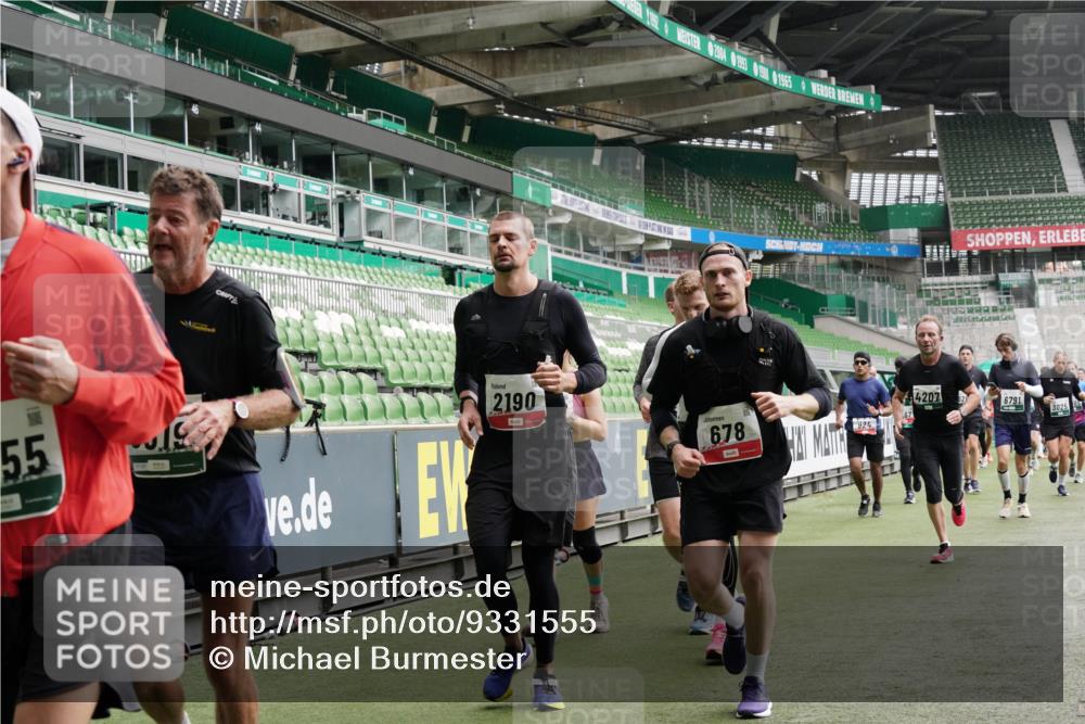 05.10.2025 - 20. swb-Marathon Bremen Michael Burmester http://msf.ph/oto/9331555 05.10.2025 13:05:14 Laufen im Stadion 190, 199, 406, 421, 490, 520, 611, 678, 712, 858, 924, 1061, 1132, 1147, 1228, 1404, 1455, 1480, 1545, 1702, 1746, 1765, 1834, 1840, 1867, 1990, 2009, 2058, 2190, 2399, 2536, 2584, 2604, 2664, 2785, 2802, 2901, 2935, 3008, 3025, 3049, 3216, 3378, 3380, 3413, 3433, 3445, 3450, 3479, 3483, 3561, 3658, 3799, 3809, 3837, 3901, 4001, 4055, 4187, 4207, 4241, 4326, 4332, 4376, 4627, 4634, 4665, 4671, 4676, 4838, 4855, 4858, 4892, 4904, 5247, 5286, 5295, 5382, 5614, 5904, 6283 meine-sportfotos.de