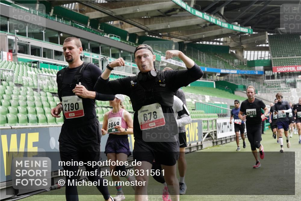 05.10.2025 - 20. swb-Marathon Bremen Michael Burmester http://msf.ph/oto/9331561 05.10.2025 13:05:15 Laufen im Stadion 190, 199, 406, 421, 490, 520, 611, 678, 712, 858, 924, 1061, 1132, 1147, 1228, 1404, 1455, 1480, 1545, 1702, 1746, 1765, 1834, 1840, 1867, 1990, 2009, 2058, 2190, 2399, 2536, 2584, 2604, 2664, 2785, 2802, 2901, 2935, 3008, 3025, 3049, 3216, 3378, 3380, 3413, 3433, 3445, 3450, 3479, 3483, 3561, 3658, 3799, 3809, 3837, 3901, 4001, 4055, 4187, 4207, 4241, 4326, 4332, 4376, 4634, 4665, 4671, 4676, 4838, 4855, 4858, 4892, 4904, 5286, 5295, 5382, 5614, 5904, 6283 meine-sportfotos.de
