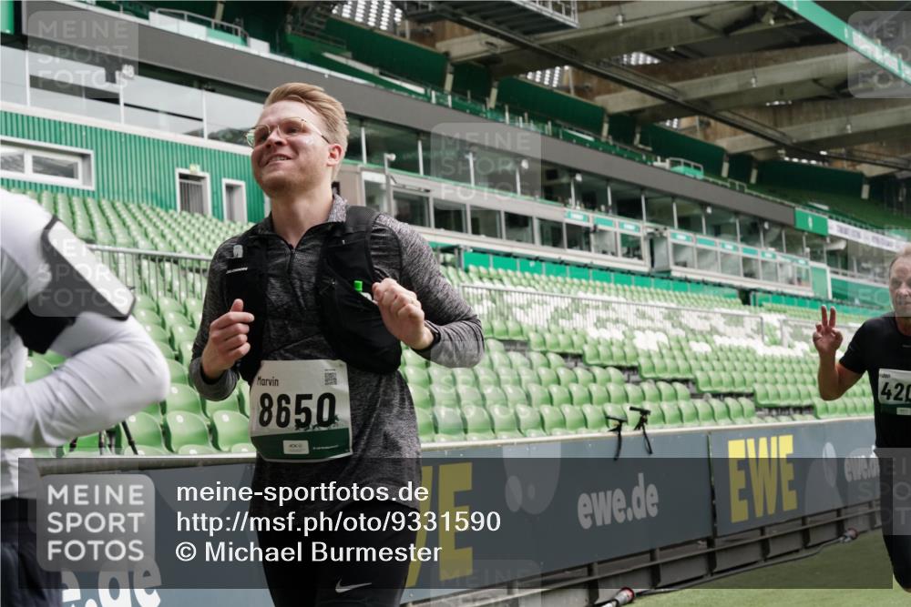 05.10.2025 - 20. swb-Marathon Bremen Michael Burmester http://msf.ph/oto/9331590 05.10.2025 13:05:16 Laufen im Stadion 190, 199, 406, 421, 490, 520, 611, 678, 712, 804, 858, 924, 1061, 1132, 1147, 1228, 1404, 1455, 1480, 1545, 1702, 1746, 1765, 1834, 1840, 1867, 1990, 2009, 2058, 2190, 2198, 2399, 2536, 2584, 2604, 2664, 2785, 2802, 2901, 2935, 3008, 3025, 3049, 3216, 3378, 3380, 3413, 3433, 3445, 3450, 3479, 3483, 3561, 3658, 3799, 3809, 3837, 3901, 4001, 4055, 4187, 4207, 4241, 4326, 4332, 4376, 4634, 4665, 4671, 4676, 4838, 4855, 4858, 4892, 4904, 5286, 5295, 5382, 5614, 5904, 6283 meine-sportfotos.de