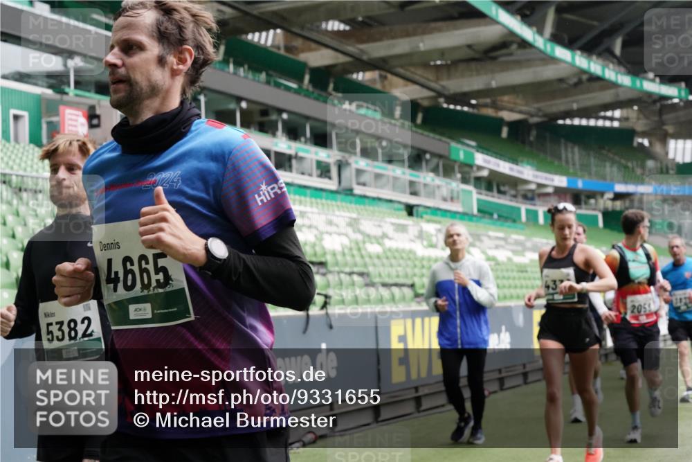 05.10.2025 - 20. swb-Marathon Bremen Michael Burmester http://msf.ph/oto/9331655 05.10.2025 13:05:23 Laufen im Stadion 190, 199, 406, 520, 611, 678, 712, 804, 817, 858, 924, 1061, 1132, 1147, 1228, 1404, 1455, 1480, 1545, 1610, 1702, 1746, 1765, 1834, 1840, 1867, 1990, 2009, 2058, 2187, 2190, 2198, 2437, 2536, 2584, 2604, 2785, 2802, 2902, 2935, 3008, 3025, 3049, 3216, 3317, 3378, 3380, 3413, 3445, 3450, 3479, 3561, 3799, 3809, 3837, 3853, 4055, 4187, 4207, 4241, 4326, 4332, 4376, 4563, 4634, 4665, 4671, 4676, 4831, 4855, 4892, 4904, 4983, 5176, 5286, 5295, 5362, 5382, 5614, 5824, 5904, 6283 meine-sportfotos.de