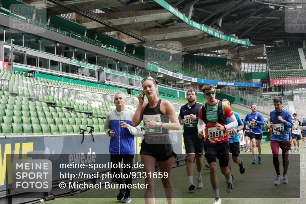 05.10.2025 - 20. swb-Marathon Bremen Michael Burmester http://msf.ph/oto/9331659 05.10.2025 13:05:24 Laufen im Stadion 190, 199, 406, 520, 611, 678, 712, 804, 817, 858, 924, 1061, 1132, 1147, 1228, 1404, 1455, 1480, 1545, 1610, 1702, 1746, 1765, 1834, 1840, 1867, 1990, 2009, 2058, 2187, 2190, 2198, 2437, 2536, 2584, 2604, 2785, 2802, 2902, 2935, 3008, 3025, 3049, 3216, 3317, 3378, 3380, 3413, 3445, 3450, 3479, 3561, 3799, 3809, 3837, 3853, 4055, 4187, 4207, 4241, 4326, 4332, 4376, 4563, 4634, 4665, 4671, 4676, 4831, 4855, 4892, 4904, 4983, 5176, 5286, 5295, 5362, 5382, 5614, 5824, 5904, 6283 meine-sportfotos.de