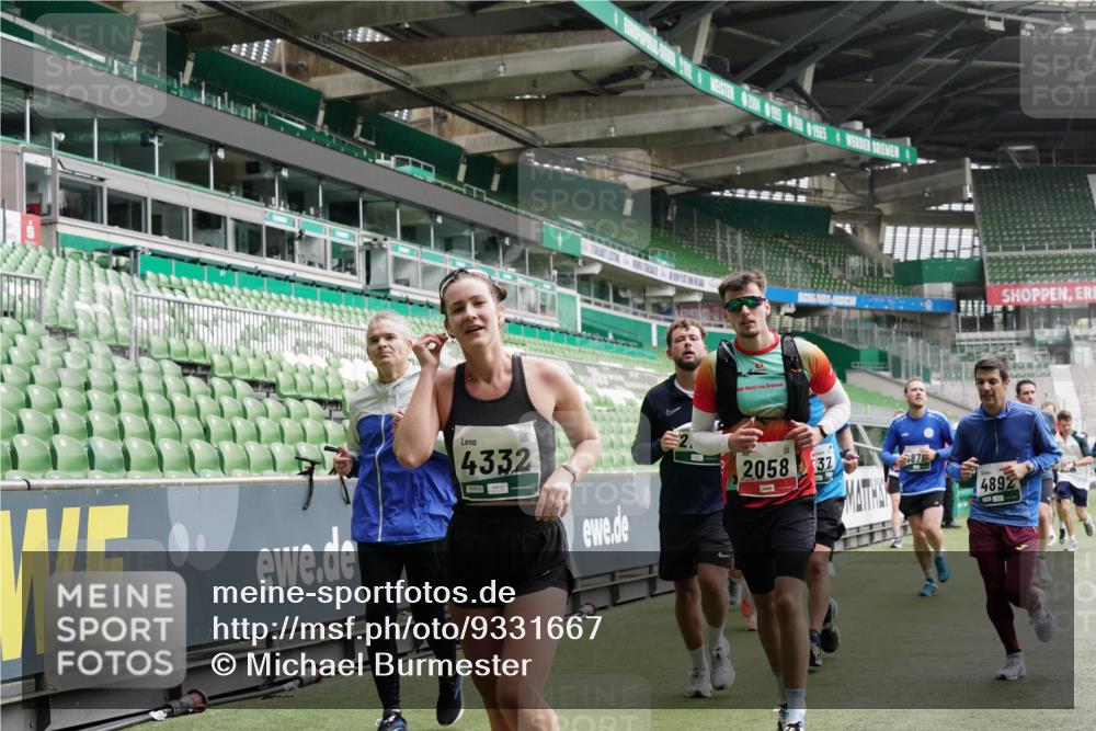 05.10.2025 - 20. swb-Marathon Bremen Michael Burmester http://msf.ph/oto/9331667 05.10.2025 13:05:24 Laufen im Stadion 190, 199, 406, 520, 611, 678, 712, 804, 817, 858, 924, 1061, 1132, 1147, 1228, 1404, 1455, 1480, 1545, 1610, 1702, 1746, 1765, 1834, 1840, 1867, 1990, 2009, 2058, 2187, 2190, 2198, 2437, 2536, 2584, 2604, 2785, 2802, 2902, 2935, 3008, 3025, 3049, 3216, 3317, 3378, 3380, 3413, 3445, 3450, 3479, 3561, 3799, 3809, 3837, 3853, 4055, 4187, 4207, 4241, 4326, 4332, 4376, 4563, 4634, 4665, 4671, 4676, 4831, 4855, 4892, 4904, 4983, 5176, 5286, 5295, 5362, 5382, 5614, 5824, 5904, 6283 meine-sportfotos.de