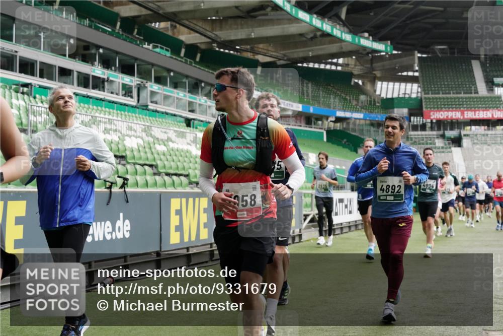 05.10.2025 - 20. swb-Marathon Bremen Michael Burmester http://msf.ph/oto/9331679 05.10.2025 13:05:25 Laufen im Stadion 190, 199, 406, 520, 611, 678, 712, 804, 817, 858, 924, 1061, 1132, 1147, 1228, 1404, 1455, 1480, 1545, 1610, 1702, 1746, 1765, 1834, 1840, 1867, 1990, 2009, 2058, 2187, 2190, 2198, 2437, 2536, 2584, 2604, 2785, 2802, 2902, 2935, 3008, 3025, 3049, 3216, 3317, 3378, 3380, 3413, 3445, 3450, 3479, 3561, 3799, 3809, 3837, 3853, 4055, 4187, 4207, 4241, 4326, 4332, 4376, 4563, 4634, 4665, 4671, 4676, 4831, 4855, 4892, 4904, 4983, 5176, 5286, 5295, 5362, 5382, 5614, 5824, 5904, 6283 meine-sportfotos.de