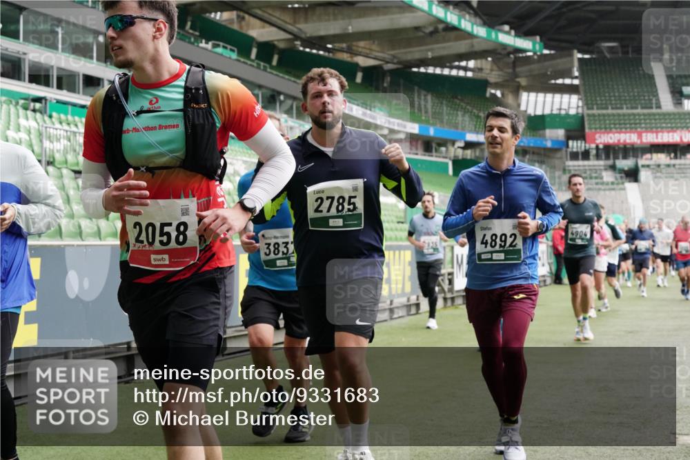 05.10.2025 - 20. swb-Marathon Bremen Michael Burmester http://msf.ph/oto/9331683 05.10.2025 13:05:25 Laufen im Stadion 190, 199, 406, 520, 611, 678, 712, 804, 817, 858, 924, 1061, 1132, 1147, 1228, 1404, 1455, 1480, 1545, 1610, 1702, 1746, 1765, 1834, 1840, 1867, 1990, 2009, 2058, 2187, 2190, 2198, 2437, 2536, 2584, 2604, 2785, 2802, 2902, 2935, 3008, 3025, 3049, 3216, 3317, 3378, 3380, 3413, 3445, 3450, 3479, 3561, 3799, 3809, 3837, 3853, 4055, 4187, 4207, 4241, 4326, 4332, 4376, 4563, 4634, 4665, 4671, 4676, 4831, 4855, 4892, 4904, 4983, 5176, 5286, 5295, 5362, 5382, 5614, 5824, 5904, 6283 meine-sportfotos.de