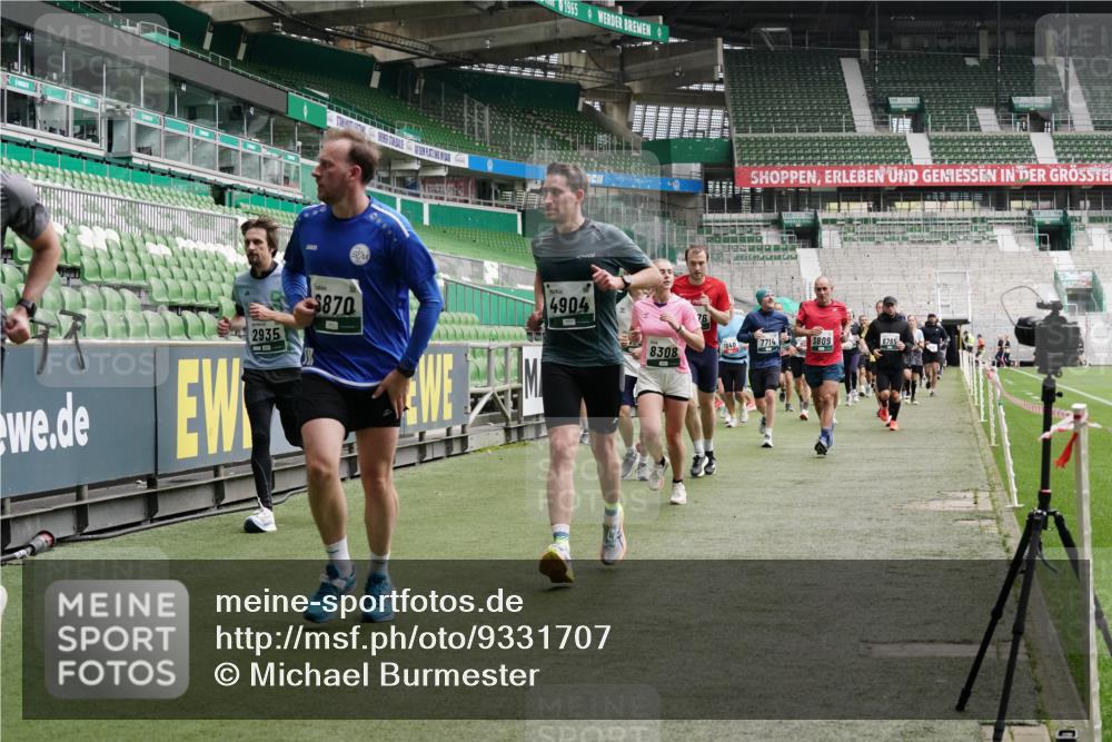 05.10.2025 - 20. swb-Marathon Bremen Michael Burmester http://msf.ph/oto/9331707 05.10.2025 13:05:28 Laufen im Stadion 190, 199, 406, 520, 611, 678, 712, 804, 817, 858, 924, 1061, 1132, 1147, 1228, 1404, 1455, 1480, 1545, 1610, 1702, 1746, 1765, 1840, 1867, 1990, 2009, 2058, 2187, 2190, 2198, 2437, 2536, 2584, 2604, 2785, 2802, 2902, 2935, 3008, 3025, 3049, 3216, 3317, 3378, 3380, 3413, 3445, 3450, 3479, 3561, 3799, 3809, 3837, 3853, 4055, 4187, 4207, 4241, 4326, 4332, 4376, 4563, 4641, 4665, 4676, 4831, 4855, 4892, 4904, 4983, 5176, 5286, 5295, 5362, 5382, 5614, 5824, 5904, 6283 meine-sportfotos.de