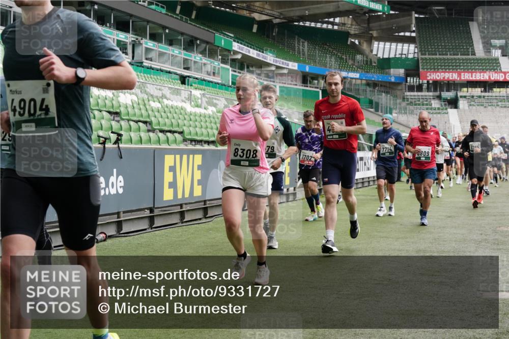 05.10.2025 - 20. swb-Marathon Bremen Michael Burmester http://msf.ph/oto/9331727 05.10.2025 13:05:30 Laufen im Stadion 190, 199, 406, 520, 611, 678, 712, 804, 817, 858, 924, 1061, 1132, 1147, 1228, 1404, 1455, 1480, 1545, 1610, 1702, 1746, 1765, 1840, 1867, 1990, 2009, 2058, 2187, 2190, 2198, 2422, 2437, 2536, 2584, 2604, 2785, 2802, 2902, 2935, 3008, 3025, 3049, 3216, 3317, 3378, 3380, 3413, 3445, 3450, 3479, 3561, 3799, 3809, 3837, 3853, 4055, 4187, 4207, 4241, 4326, 4332, 4376, 4563, 4641, 4665, 4676, 4766, 4831, 4855, 4892, 4904, 4983, 5176, 5286, 5295, 5362, 5382, 5614, 5824, 5904, 6283 meine-sportfotos.de