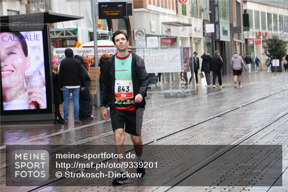05.10.2025 - 20. swb-Marathon Bremen Strokosch-Dieckow http://msf.ph/oto/9339201 05.10.2025 15:06:36 Ziel 644, 8274 meine-sportfotos.de
