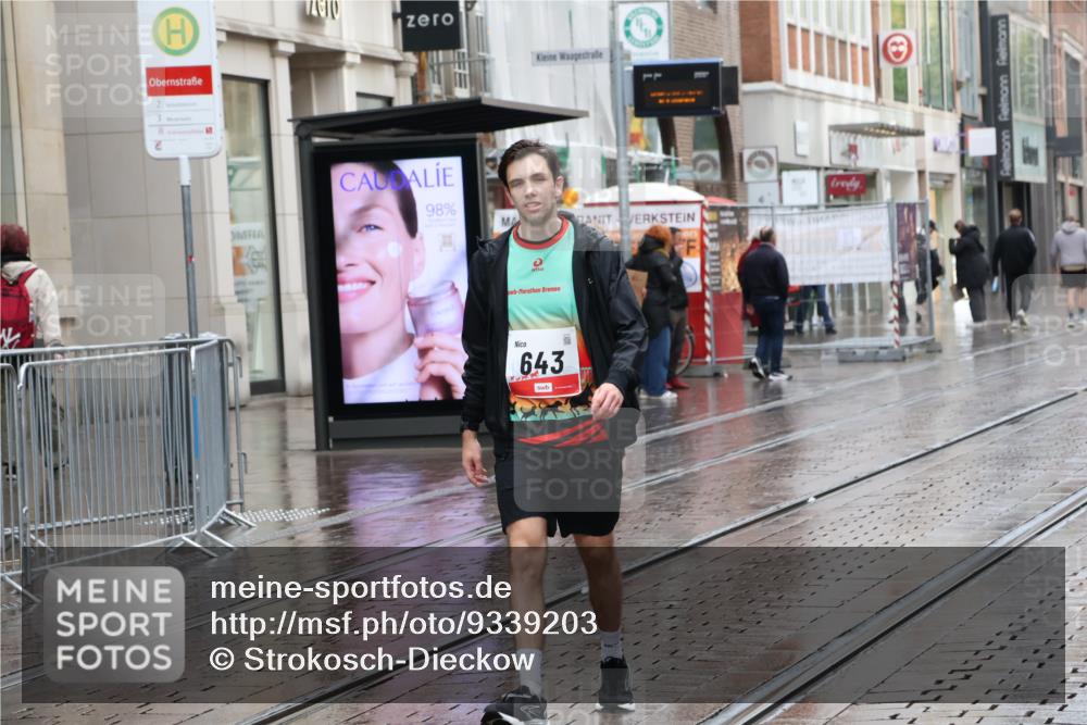05.10.2025 - 20. swb-Marathon Bremen Strokosch-Dieckow http://msf.ph/oto/9339203 05.10.2025 15:06:38 Ziel 644 meine-sportfotos.de