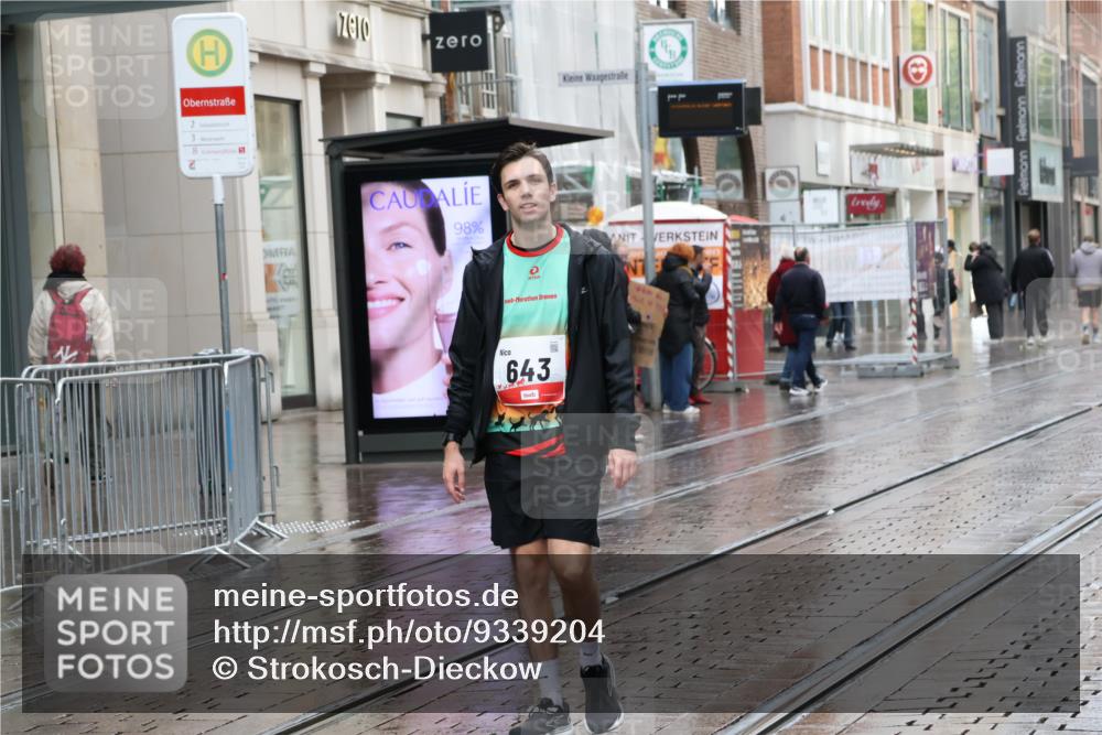 05.10.2025 - 20. swb-Marathon Bremen Strokosch-Dieckow http://msf.ph/oto/9339204 05.10.2025 15:06:38 Ziel 644 meine-sportfotos.de