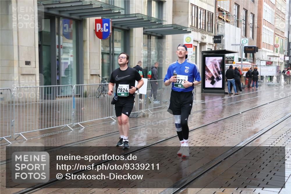 05.10.2025 - 20. swb-Marathon Bremen Strokosch-Dieckow http://msf.ph/oto/9339211 05.10.2025 15:07:00 Ziel 643 meine-sportfotos.de