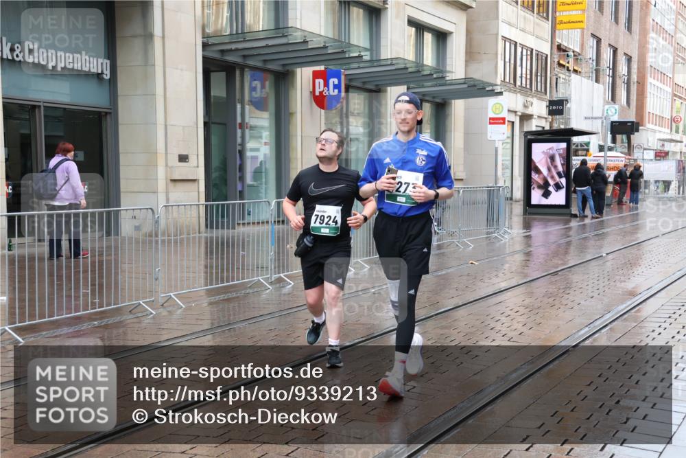 05.10.2025 - 20. swb-Marathon Bremen Strokosch-Dieckow http://msf.ph/oto/9339213 05.10.2025 15:07:00 Ziel 643 meine-sportfotos.de