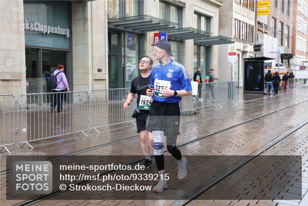 05.10.2025 - 20. swb-Marathon Bremen Strokosch-Dieckow http://msf.ph/oto/9339215 05.10.2025 15:07:01 Ziel 643 meine-sportfotos.de