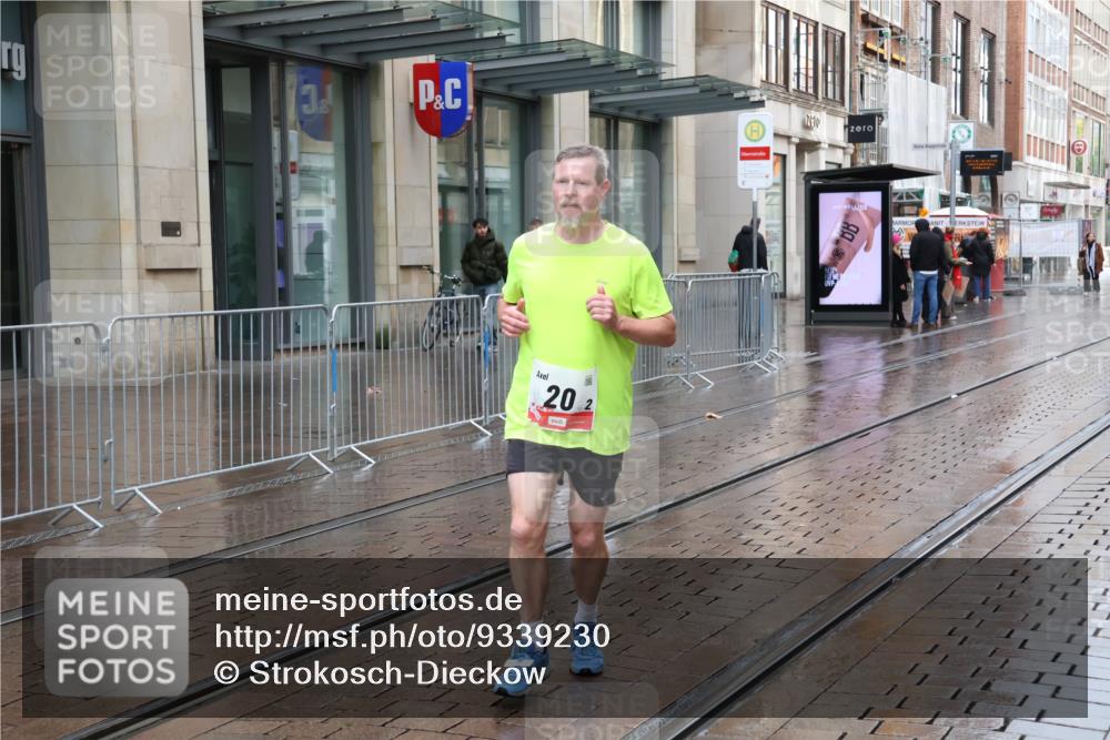 05.10.2025 - 20. swb-Marathon Bremen Strokosch-Dieckow http://msf.ph/oto/9339230 05.10.2025 15:07:52 Ziel 22, 549 meine-sportfotos.de