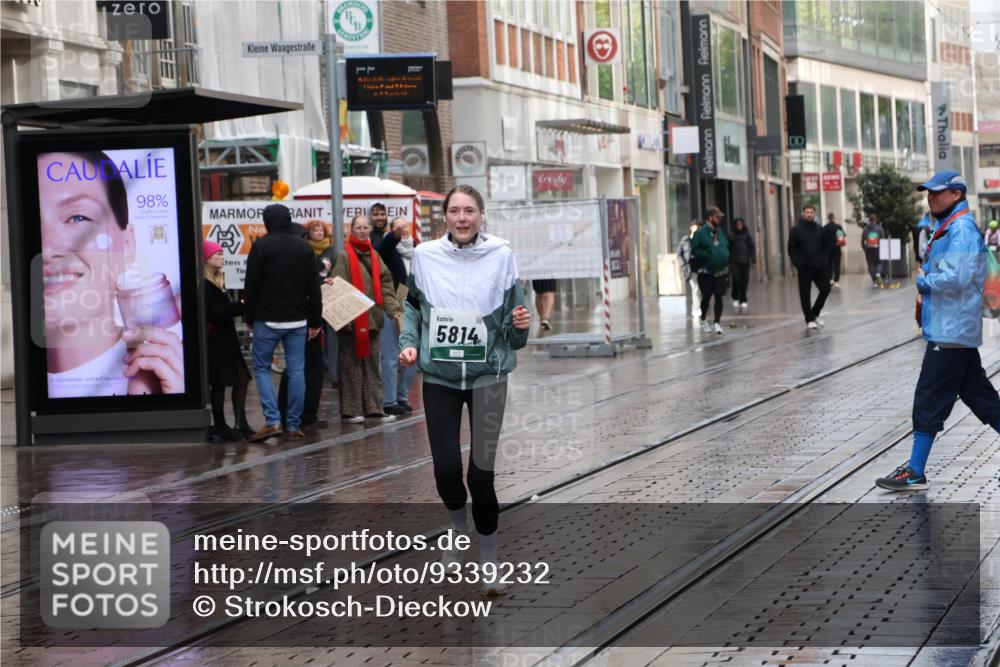 05.10.2025 - 20. swb-Marathon Bremen Strokosch-Dieckow http://msf.ph/oto/9339232 05.10.2025 15:08:19 Ziel  meine-sportfotos.de