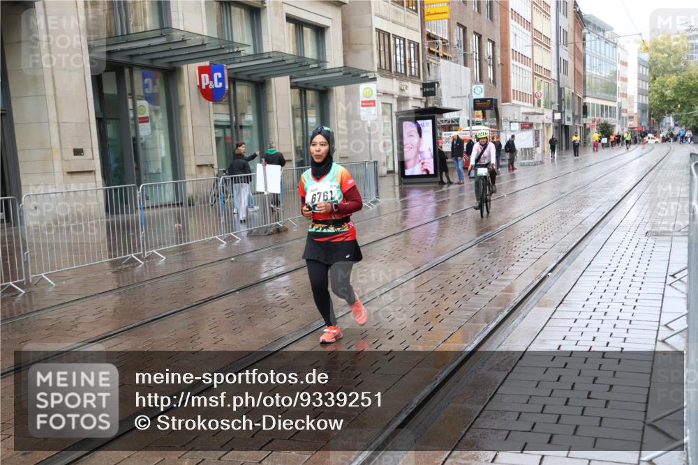 05.10.2025 - 20. swb-Marathon Bremen Strokosch-Dieckow http://msf.ph/oto/9339251 05.10.2025 15:09:21 Ziel  meine-sportfotos.de
