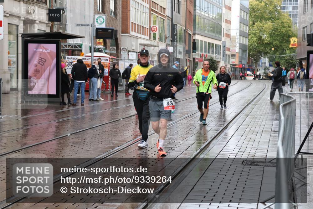 05.10.2025 - 20. swb-Marathon Bremen Strokosch-Dieckow http://msf.ph/oto/9339264 05.10.2025 15:09:53 Ziel 430, 568, 878 meine-sportfotos.de