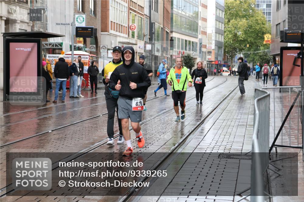05.10.2025 - 20. swb-Marathon Bremen Strokosch-Dieckow http://msf.ph/oto/9339265 05.10.2025 15:09:54 Ziel 430, 568, 878 meine-sportfotos.de