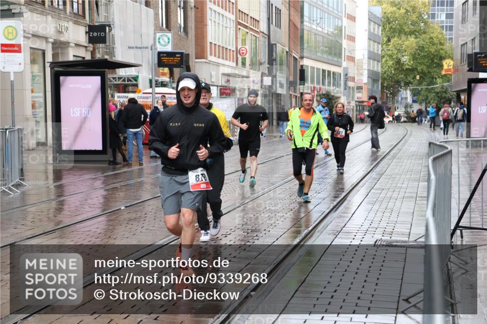 05.10.2025 - 20. swb-Marathon Bremen Strokosch-Dieckow http://msf.ph/oto/9339268 05.10.2025 15:09:55 Ziel 430, 568, 878 meine-sportfotos.de