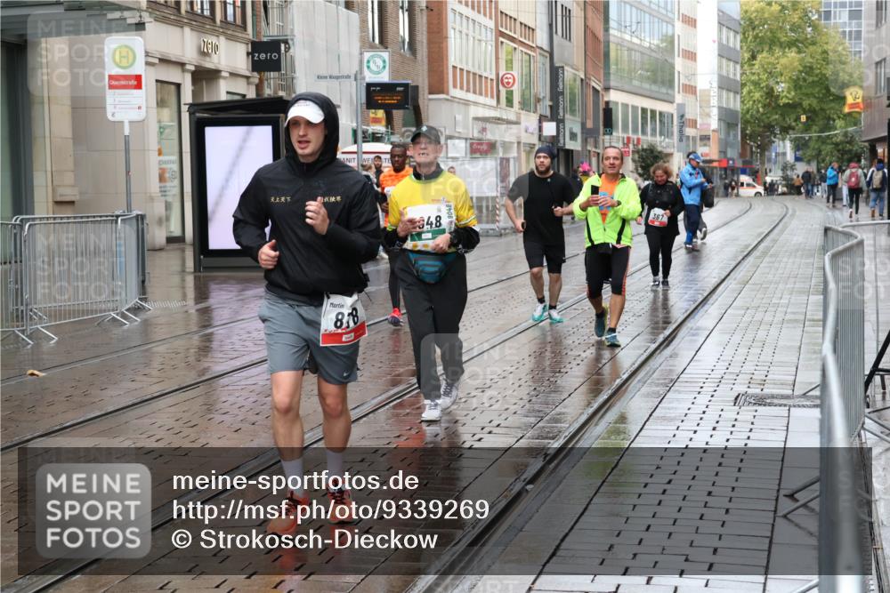 05.10.2025 - 20. swb-Marathon Bremen Strokosch-Dieckow http://msf.ph/oto/9339269 05.10.2025 15:09:56 Ziel 430, 568, 878 meine-sportfotos.de