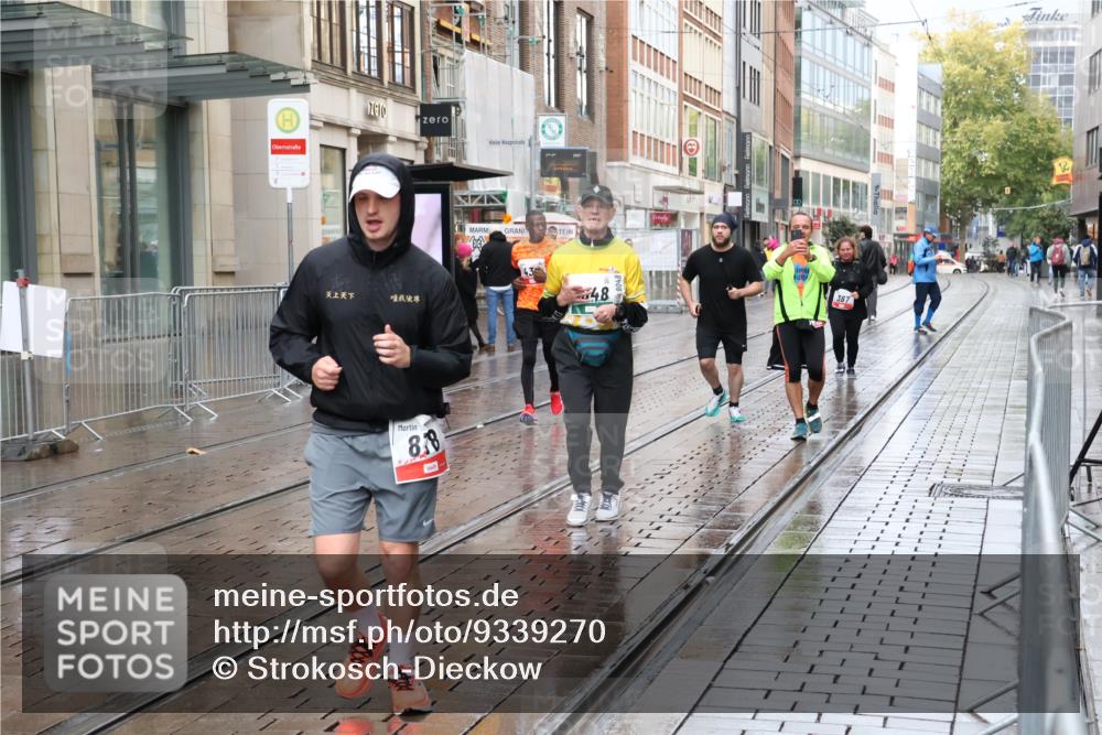 05.10.2025 - 20. swb-Marathon Bremen Strokosch-Dieckow http://msf.ph/oto/9339270 05.10.2025 15:09:56 Ziel 430, 568, 878 meine-sportfotos.de