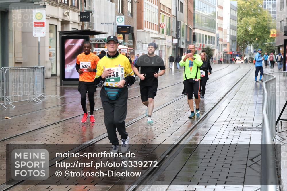 05.10.2025 - 20. swb-Marathon Bremen Strokosch-Dieckow http://msf.ph/oto/9339272 05.10.2025 15:09:57 Ziel 430, 568, 878 meine-sportfotos.de