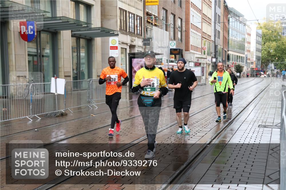 05.10.2025 - 20. swb-Marathon Bremen Strokosch-Dieckow http://msf.ph/oto/9339276 05.10.2025 15:09:59 Ziel 430, 568, 878 meine-sportfotos.de