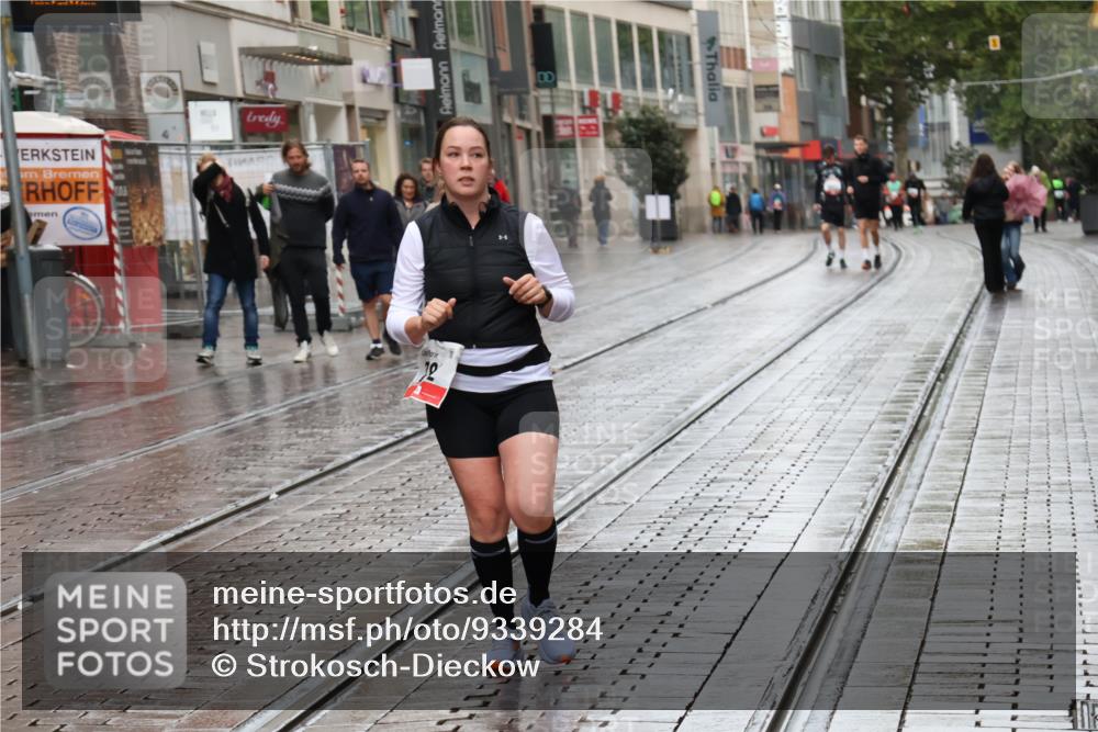 05.10.2025 - 20. swb-Marathon Bremen Strokosch-Dieckow http://msf.ph/oto/9339284 05.10.2025 15:11:54 Ziel  meine-sportfotos.de