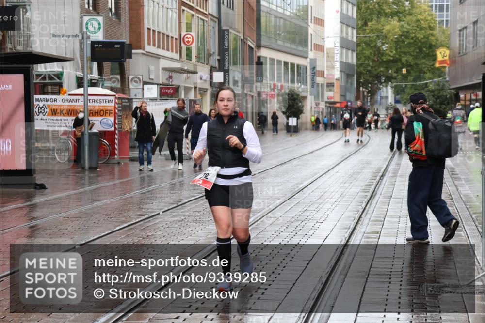 05.10.2025 - 20. swb-Marathon Bremen Strokosch-Dieckow http://msf.ph/oto/9339285 05.10.2025 15:11:54 Ziel  meine-sportfotos.de