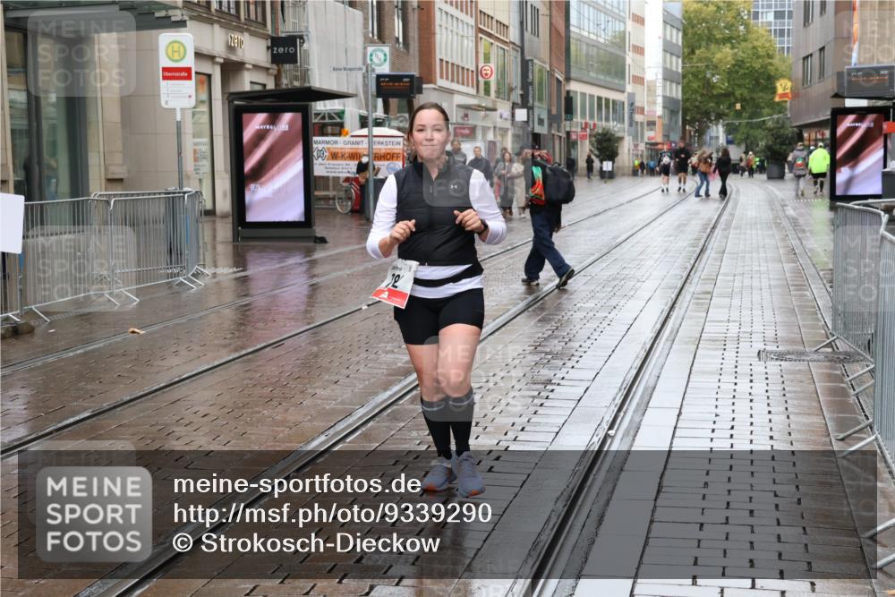 05.10.2025 - 20. swb-Marathon Bremen Strokosch-Dieckow http://msf.ph/oto/9339290 05.10.2025 15:11:57 Ziel 782 meine-sportfotos.de