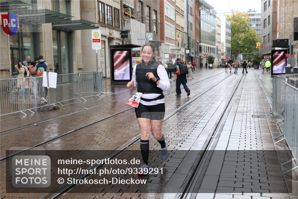 05.10.2025 - 20. swb-Marathon Bremen Strokosch-Dieckow http://msf.ph/oto/9339291 05.10.2025 15:11:57 Ziel 782 meine-sportfotos.de