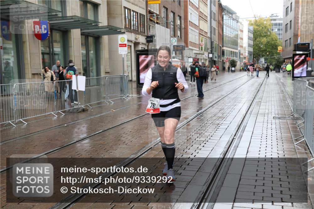 05.10.2025 - 20. swb-Marathon Bremen Strokosch-Dieckow http://msf.ph/oto/9339292 05.10.2025 15:11:58 Ziel 782 meine-sportfotos.de