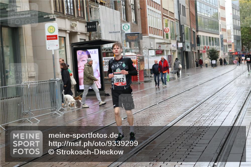 05.10.2025 - 20. swb-Marathon Bremen Strokosch-Dieckow http://msf.ph/oto/9339299 05.10.2025 15:12:37 Ziel  meine-sportfotos.de