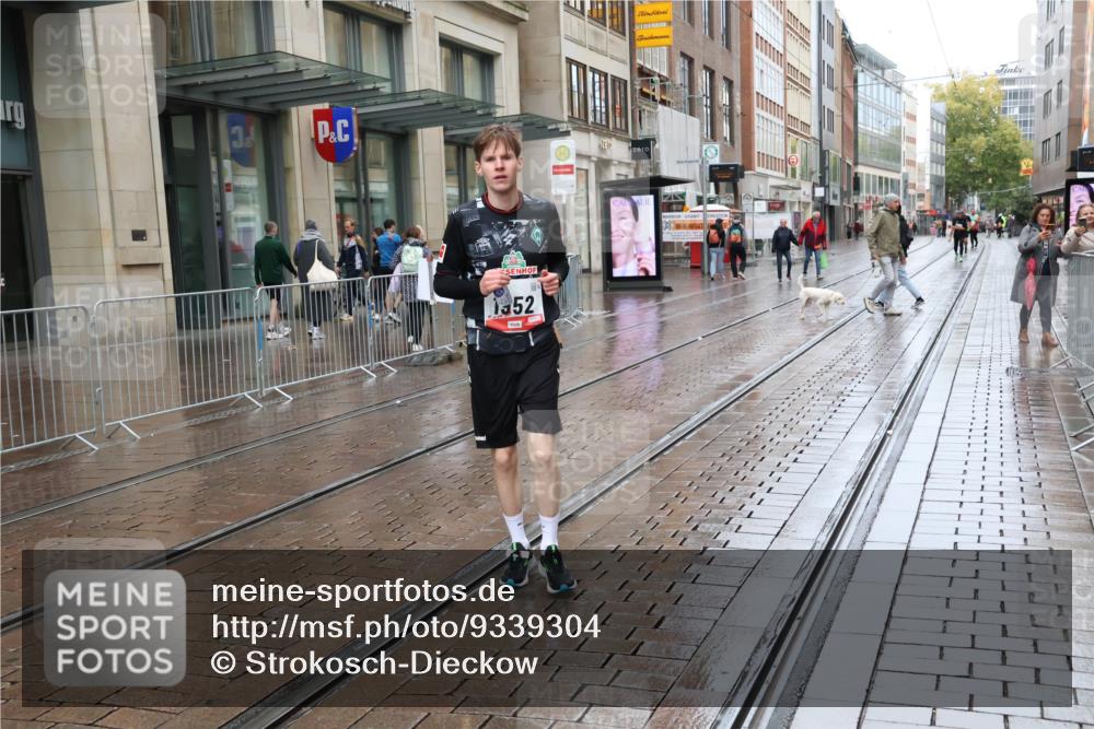 05.10.2025 - 20. swb-Marathon Bremen Strokosch-Dieckow http://msf.ph/oto/9339304 05.10.2025 15:12:41 Ziel  meine-sportfotos.de