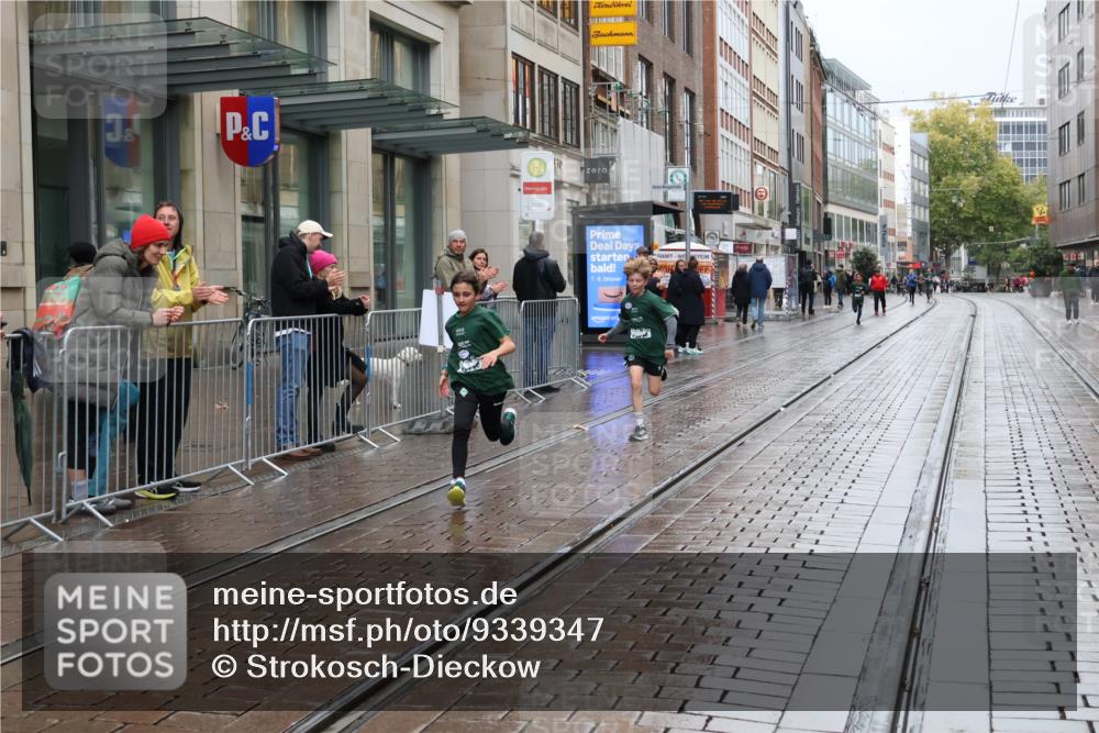 05.10.2025 - 20. swb-Marathon Bremen Strokosch-Dieckow http://msf.ph/oto/9339347 05.10.2025 15:17:49 Ziel 213 meine-sportfotos.de