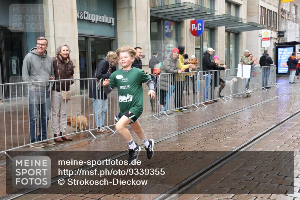 05.10.2025 - 20. swb-Marathon Bremen Strokosch-Dieckow http://msf.ph/oto/9339355 05.10.2025 15:17:51 Ziel 213 meine-sportfotos.de