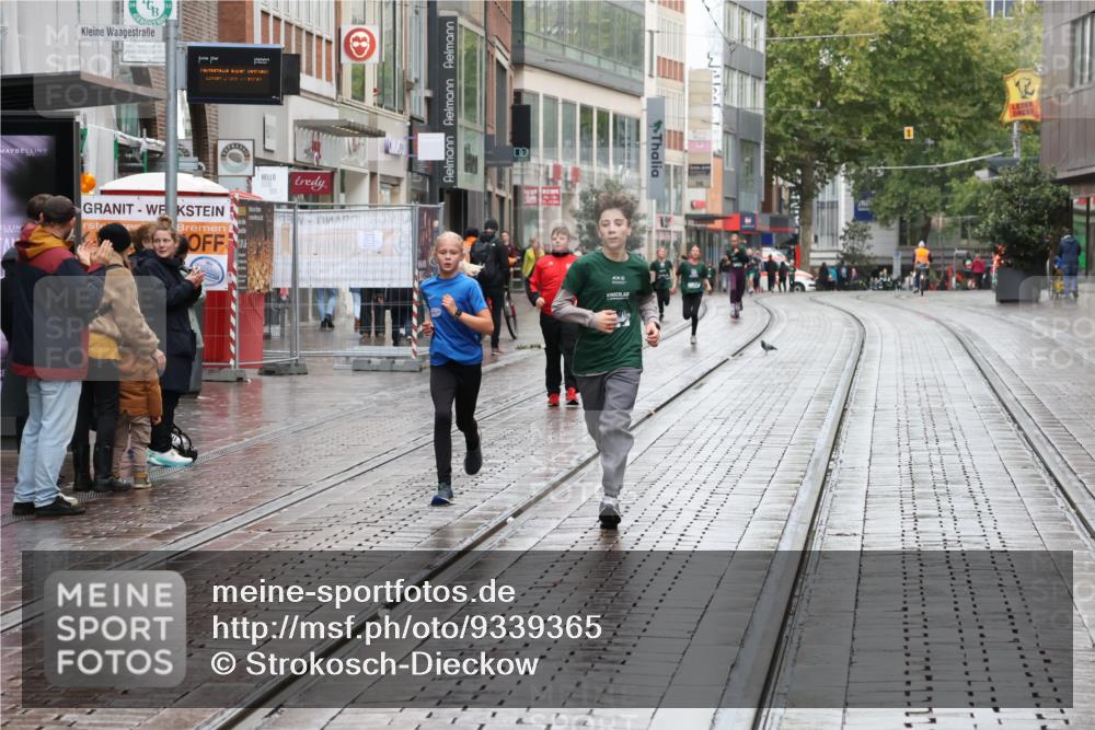 05.10.2025 - 20. swb-Marathon Bremen Strokosch-Dieckow http://msf.ph/oto/9339365 05.10.2025 15:18:04 Ziel  meine-sportfotos.de