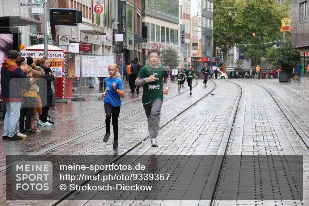 05.10.2025 - 20. swb-Marathon Bremen Strokosch-Dieckow http://msf.ph/oto/9339367 05.10.2025 15:18:04 Ziel  meine-sportfotos.de
