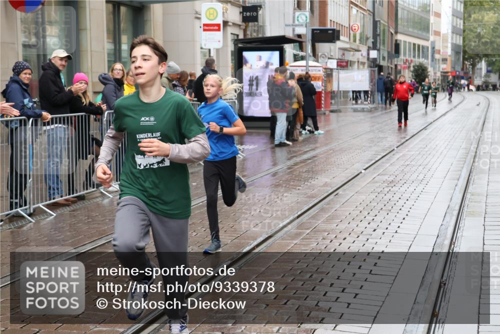 05.10.2025 - 20. swb-Marathon Bremen Strokosch-Dieckow http://msf.ph/oto/9339378 05.10.2025 15:18:07 Ziel  meine-sportfotos.de