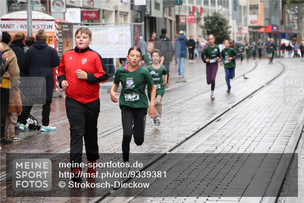 05.10.2025 - 20. swb-Marathon Bremen Strokosch-Dieckow http://msf.ph/oto/9339381 05.10.2025 15:18:15 Ziel  meine-sportfotos.de