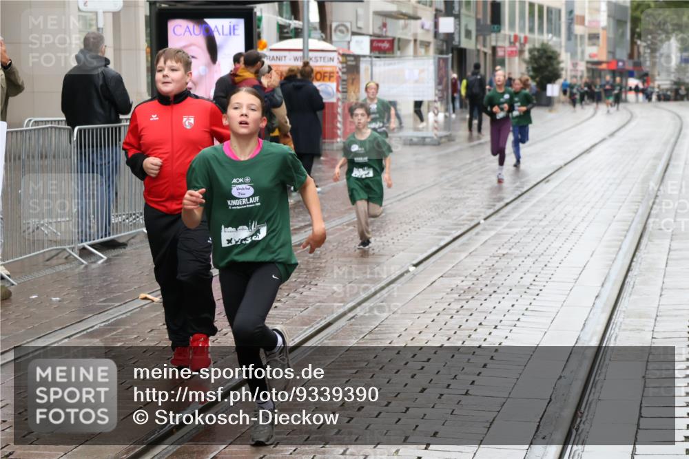 05.10.2025 - 20. swb-Marathon Bremen Strokosch-Dieckow http://msf.ph/oto/9339390 05.10.2025 15:18:18 Ziel  meine-sportfotos.de