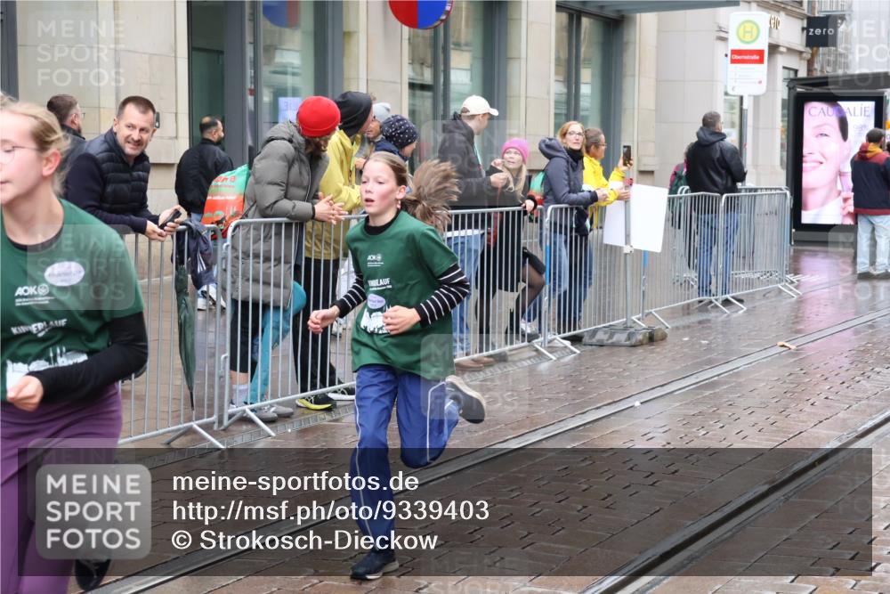 05.10.2025 - 20. swb-Marathon Bremen Strokosch-Dieckow http://msf.ph/oto/9339403 05.10.2025 15:18:26 Ziel  meine-sportfotos.de