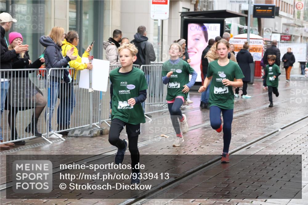 05.10.2025 - 20. swb-Marathon Bremen Strokosch-Dieckow http://msf.ph/oto/9339413 05.10.2025 15:18:48 Ziel  meine-sportfotos.de