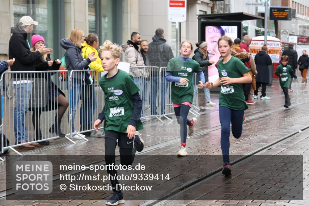 05.10.2025 - 20. swb-Marathon Bremen Strokosch-Dieckow http://msf.ph/oto/9339414 05.10.2025 15:18:49 Ziel  meine-sportfotos.de