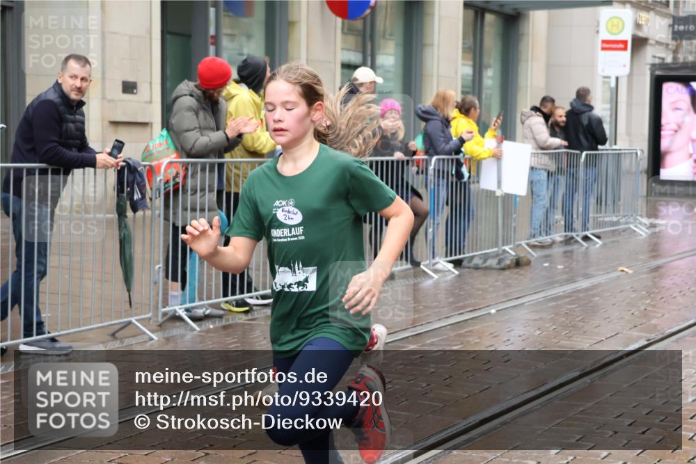 05.10.2025 - 20. swb-Marathon Bremen Strokosch-Dieckow http://msf.ph/oto/9339420 05.10.2025 15:18:50 Ziel  meine-sportfotos.de